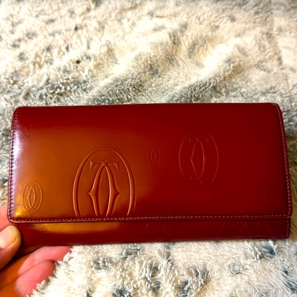 Women’s or Men’s Cartier Long Red Wallet! Preloved but no flaws! Snap is snappin - Picture 3 of 17